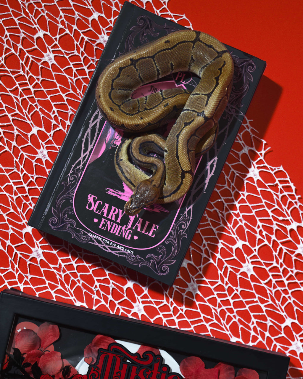 P.Louise Scary Tale Ending Halloween Palette